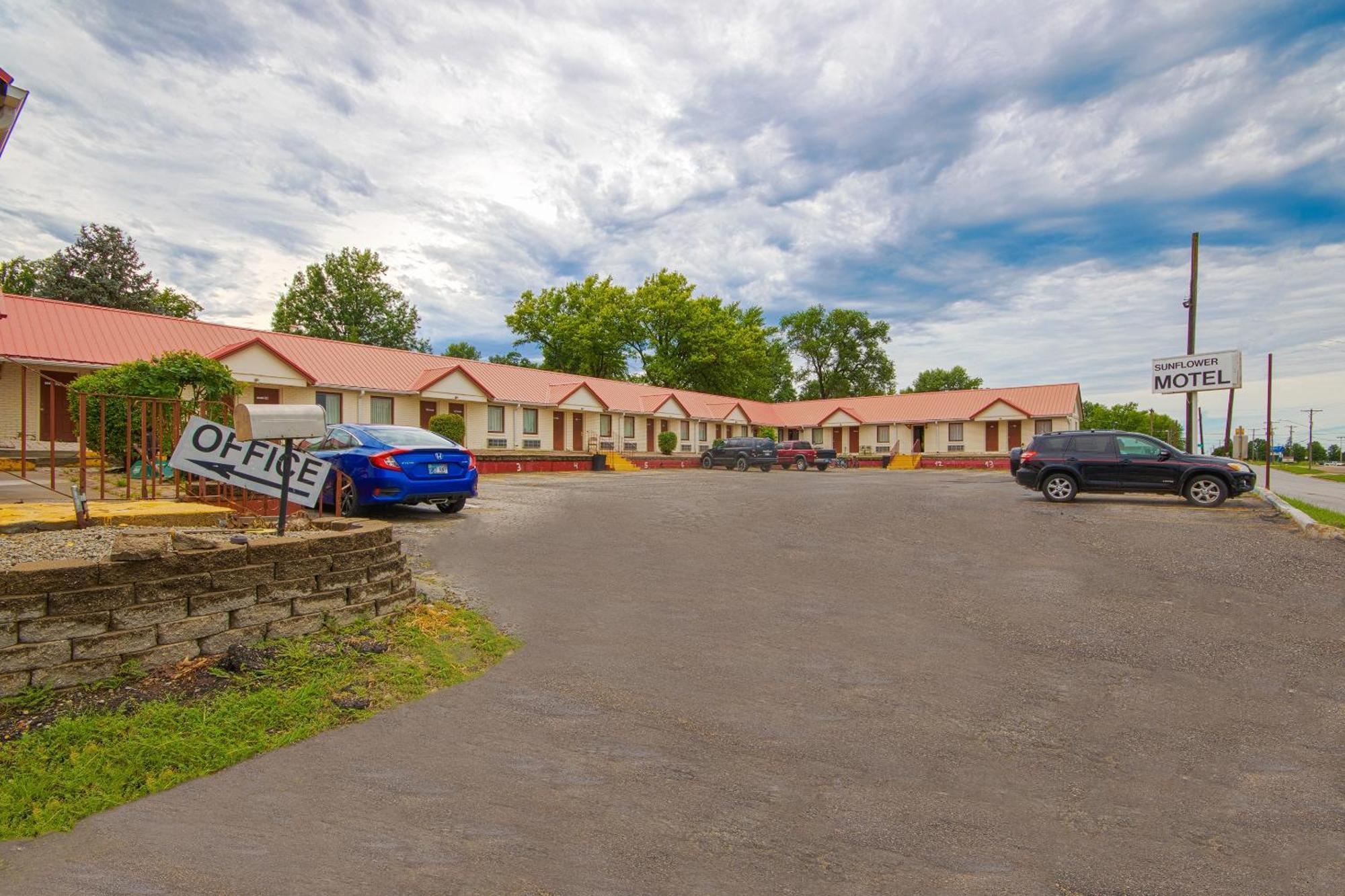 Sunflower Motel Hiawatha By Oyo Εξωτερικό φωτογραφία