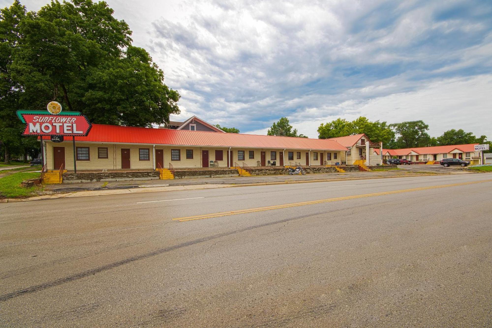 Sunflower Motel Hiawatha By Oyo Εξωτερικό φωτογραφία